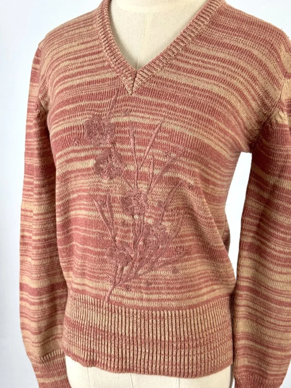 Vintage 70s 80s Dusty Pink Stripe Floral Embroidered V-Neck Sweater Cottagecore